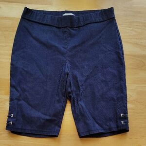 💙 89th & Madison Pinstripe Bermuda Stretchy Pull-On Shorts. Size L